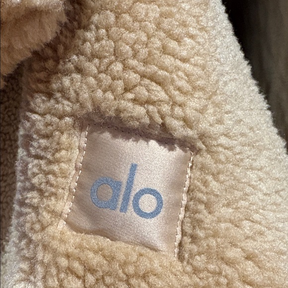 Alo Foxy Camel Sherpa Jacket NWT - Picture 12 of 12